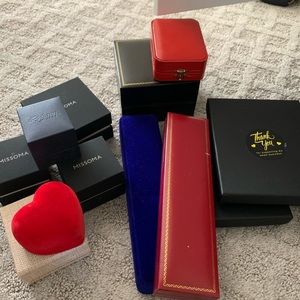 Lot of assorted jewelry boxes